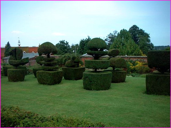 Mount Ephraim Gardens in Hernehill, Faversham, Kent